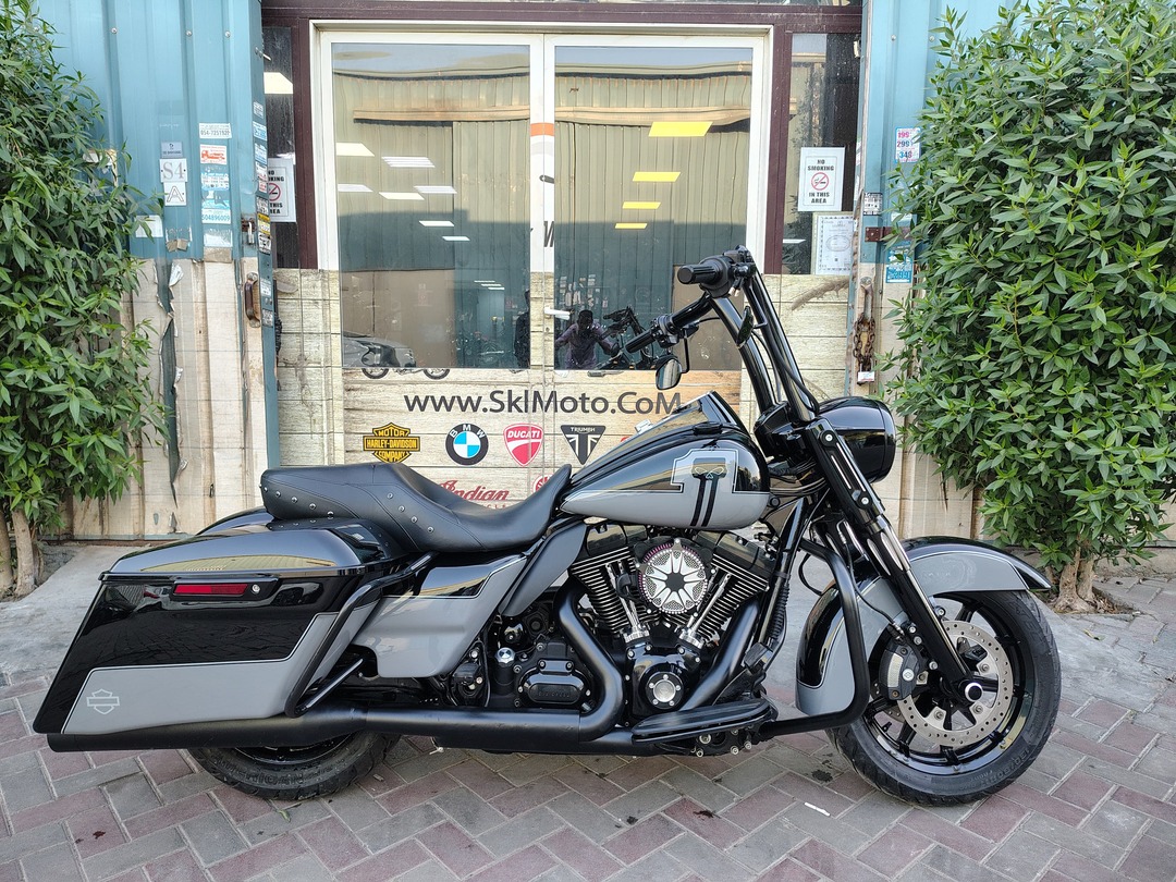 2015 HARLEY-DAVIDSON FLHP POLICE ROAD KING – CUSTOM